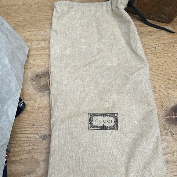 Gucci women sneakers size 7 with box and dust bags Brand new - Picture 3 of 8